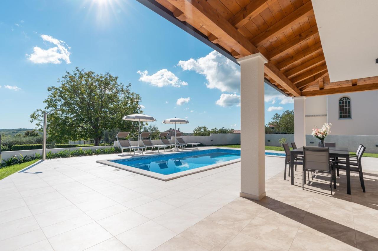 Villa Atop The Village With Stunning View Vižinada 外观 照片