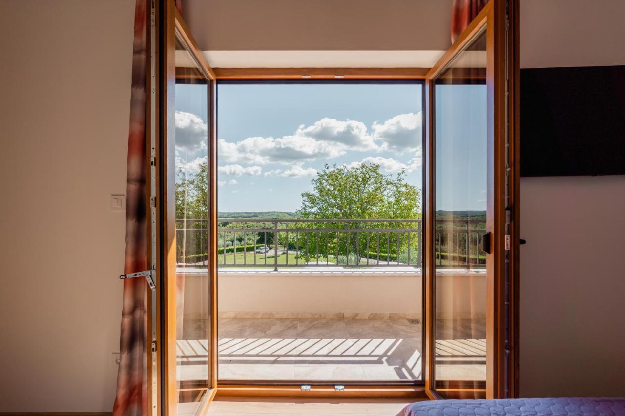 Villa Atop The Village With Stunning View Vižinada 外观 照片
