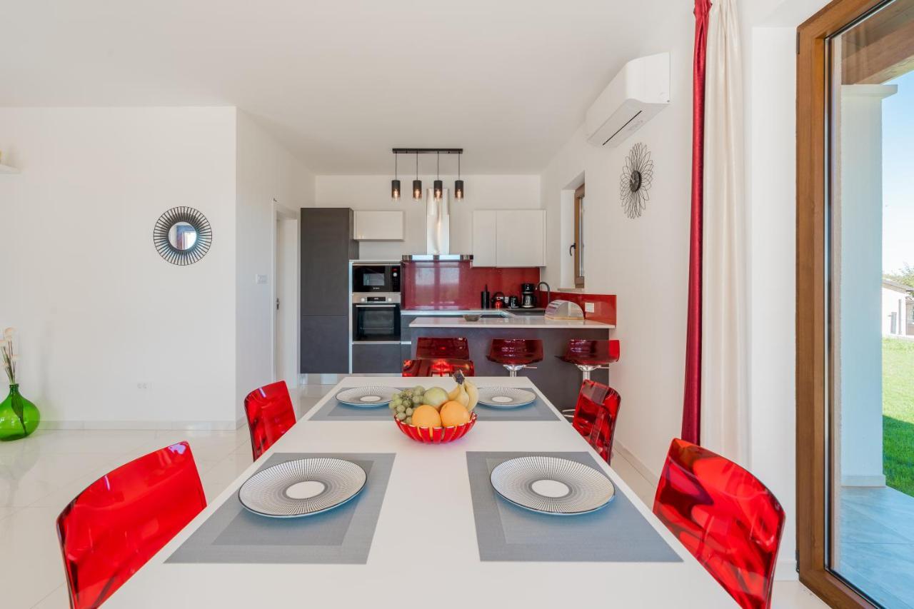 Villa Atop The Village With Stunning View Vižinada 外观 照片